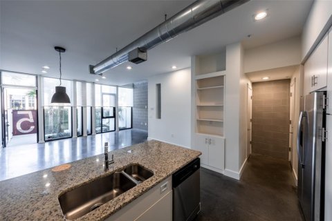 Touwnhouse à vendre à Winter Haven, Floride: 2 chambres, 152.36 m2 № 2195105 - photo 11