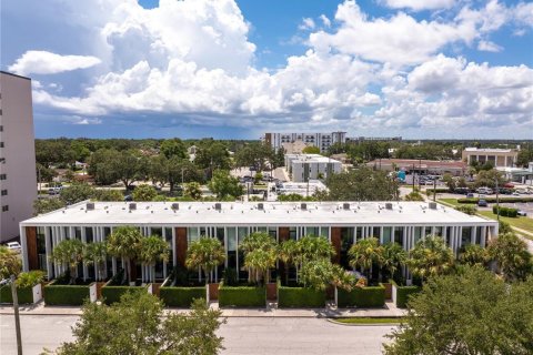 Touwnhouse à vendre à Winter Haven, Floride: 2 chambres, 152.36 m2 № 2195105 - photo 4
