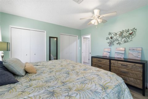 House in Saint Petersburg, Florida 3 bedrooms, 166.3 sq.m. № 2195733 - photo 18