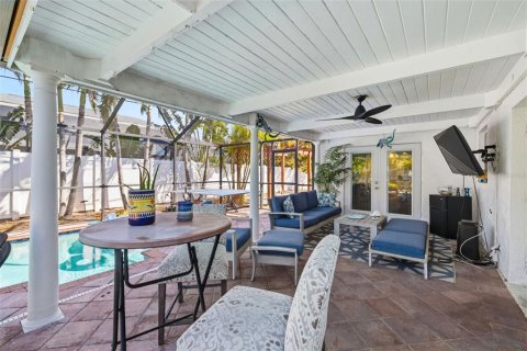 House in Saint Petersburg, Florida 3 bedrooms, 166.3 sq.m. № 2195733 - photo 29