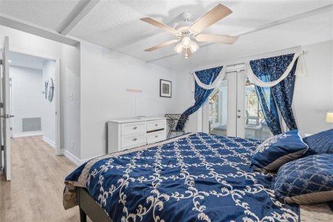 House in Saint Petersburg, Florida 3 bedrooms, 166.3 sq.m. № 2195733 - photo 22