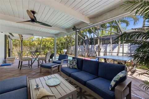 House in Saint Petersburg, Florida 3 bedrooms, 166.3 sq.m. № 2195733 - photo 25