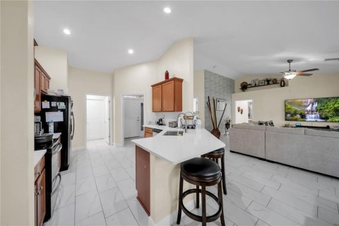 Villa ou maison à vendre à Cape Coral, Floride: 4 chambres, 163.23 m2 № 2415326 - photo 14