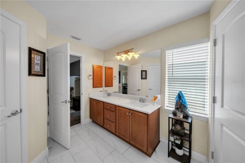 Villa ou maison à vendre à Cape Coral, Floride: 4 chambres, 163.23 m2 № 2415326 - photo 24