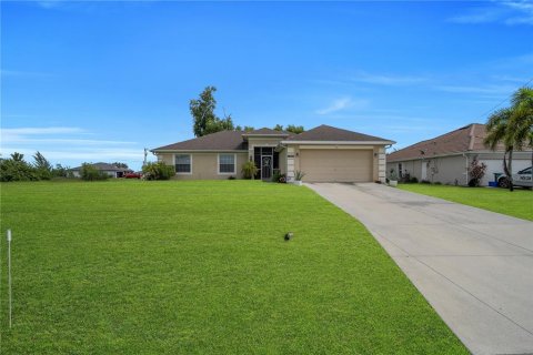 Villa ou maison à vendre à Cape Coral, Floride: 4 chambres, 163.23 m2 № 2415326 - photo 5