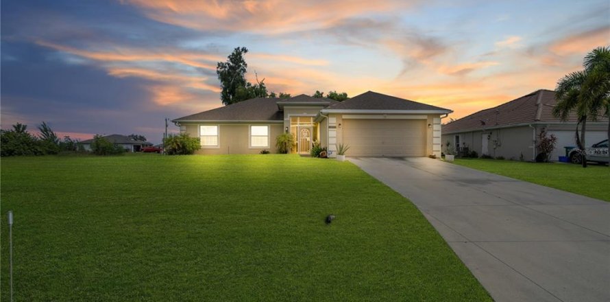 Villa ou maison à Cape Coral, Floride 4 chambres, 163.23 m2 № 2415326