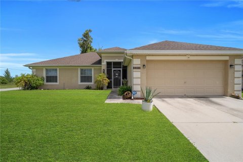 Villa ou maison à vendre à Cape Coral, Floride: 4 chambres, 163.23 m2 № 2415326 - photo 3