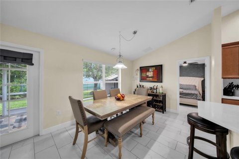 Villa ou maison à vendre à Cape Coral, Floride: 4 chambres, 163.23 m2 № 2415326 - photo 13