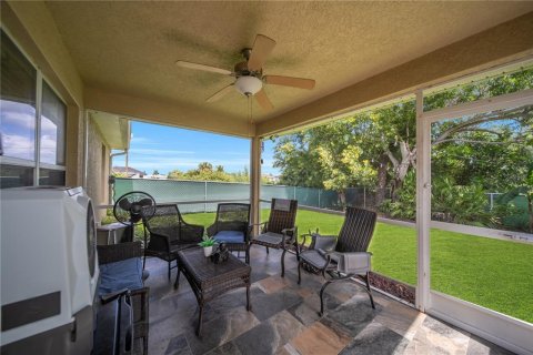 Villa ou maison à vendre à Cape Coral, Floride: 4 chambres, 163.23 m2 № 2415326 - photo 30