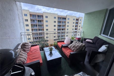 Condo in Miami, Florida, 2 bedrooms  № 1839138 - photo 5