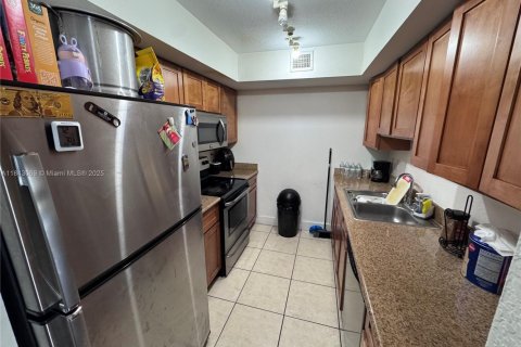 Condo in Miami, Florida, 2 bedrooms  № 1839138 - photo 4
