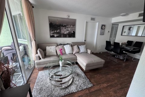 Condo in Miami, Florida, 2 bedrooms  № 1839138 - photo 6