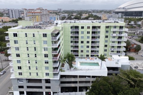 Condo in Miami, Florida, 2 bedrooms  № 1839138 - photo 16