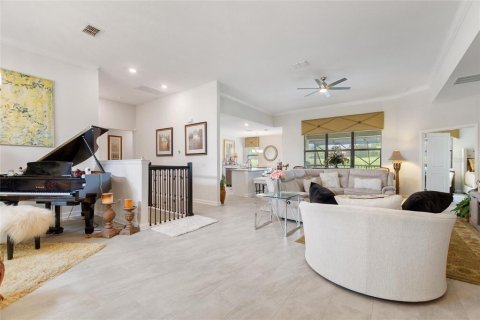 House in Davenport, Florida 5 bedrooms, 449.46 sq.m. № 1806628 - photo 4