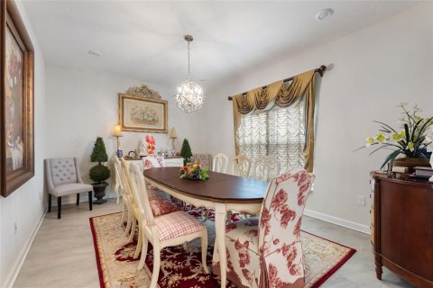 House in Davenport, Florida 5 bedrooms, 449.46 sq.m. № 1806628 - photo 6