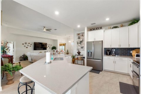 House in Davenport, Florida 5 bedrooms, 449.46 sq.m. № 1806628 - photo 11