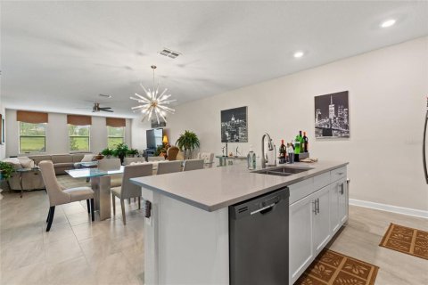 House in Davenport, Florida 5 bedrooms, 449.46 sq.m. № 1806628 - photo 28