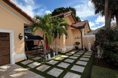 House in Palm Beach Gardens, Florida 4 bedrooms, 192.59 sq.m. № 2243154 - photo 4