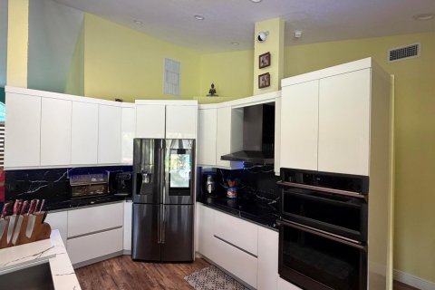 House in Palm Beach Gardens, Florida 4 bedrooms, 192.59 sq.m. № 2243154 - photo 9