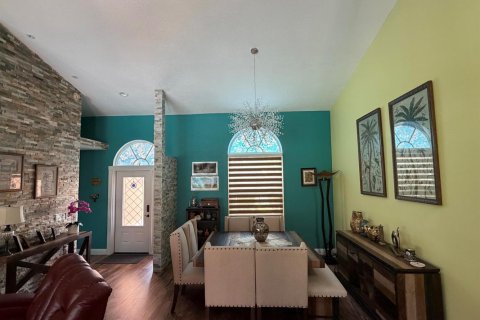 House in Palm Beach Gardens, Florida 4 bedrooms, 192.59 sq.m. № 2243154 - photo 7