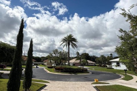 House in Palm Beach Gardens, Florida 4 bedrooms, 192.59 sq.m. № 2243154 - photo 12