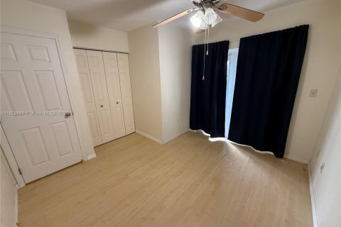 Casa en venta en Miami Gardens, Florida, 3 dormitorios, 120.96 m2 № 1802828 - foto 19