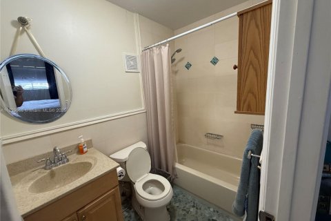 Casa en venta en Miami Gardens, Florida, 3 dormitorios, 120.96 m2 № 1802828 - foto 20