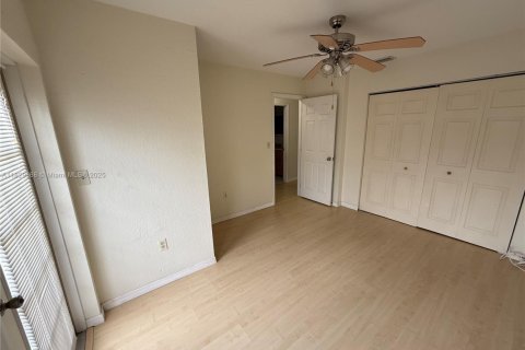 Casa en venta en Miami Gardens, Florida, 3 dormitorios, 120.96 m2 № 1802828 - foto 17