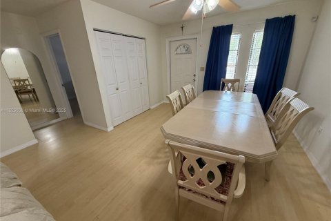 Casa en venta en Miami Gardens, Florida, 3 dormitorios, 120.96 m2 № 1802828 - foto 6