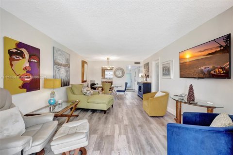 Condo in Sunrise, Florida, 1 bedroom  № 1715800 - photo 13