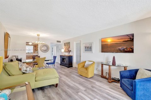Condo in Sunrise, Florida, 1 bedroom  № 1715800 - photo 14