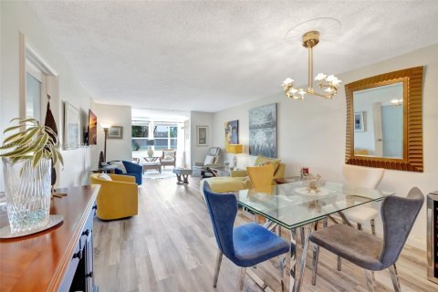 Condo in Sunrise, Florida, 1 bedroom  № 1715800 - photo 7