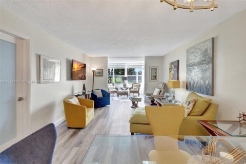 Condo in Sunrise, Florida, 1 bedroom  № 1715800 - photo 4