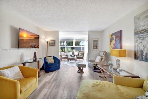 Condo in Sunrise, Florida, 1 bedroom  № 1715800 - photo 11