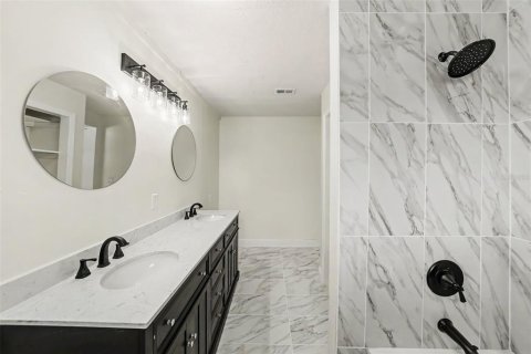 Casa en venta en Tampa, Florida, 3 dormitorios, 147.81 m2 № 2345187 - foto 15