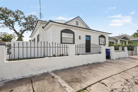 Casa en venta en Tampa, Florida, 3 dormitorios, 147.81 m2 № 2345187 - foto 3