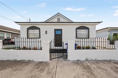 Casa en venta en Tampa, Florida, 3 dormitorios, 147.81 m2 № 2345187 - foto 2
