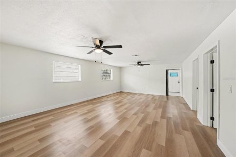 Casa en venta en Tampa, Florida, 3 dormitorios, 147.81 m2 № 2345187 - foto 8
