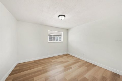 Casa en venta en Tampa, Florida, 3 dormitorios, 147.81 m2 № 2345187 - foto 21