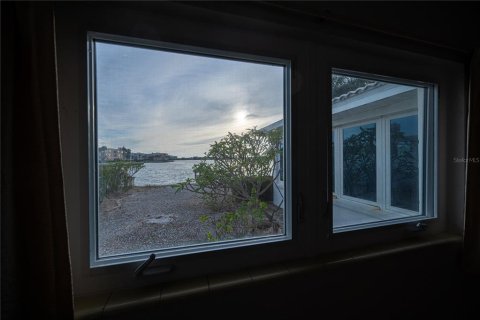 House in South Pasadena, Florida 2 bedrooms, 115.85 sq.m. № 2166288 - photo 20