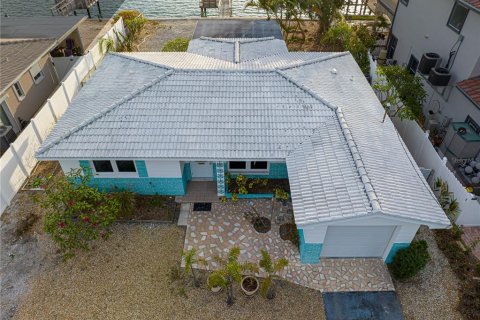 House in South Pasadena, Florida 2 bedrooms, 115.85 sq.m. № 2166288 - photo 12