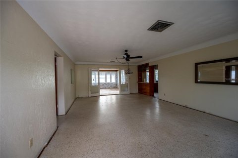 House in South Pasadena, Florida 2 bedrooms, 115.85 sq.m. № 2166288 - photo 17