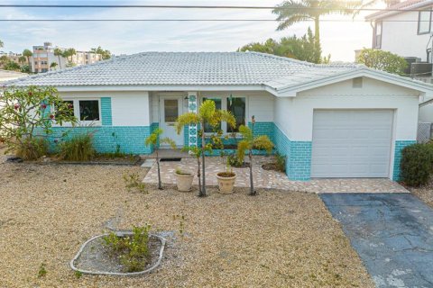 House in South Pasadena, Florida 2 bedrooms, 115.85 sq.m. № 2166288 - photo 13