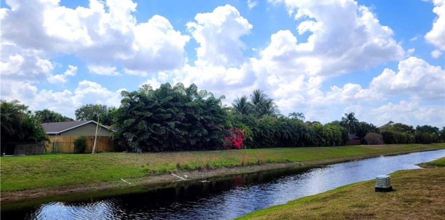 Condominio en Coral Springs, Florida, 2 dormitorios  № 1160296