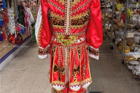 Immobilier commercial à Hialeah, Floride № 2051837