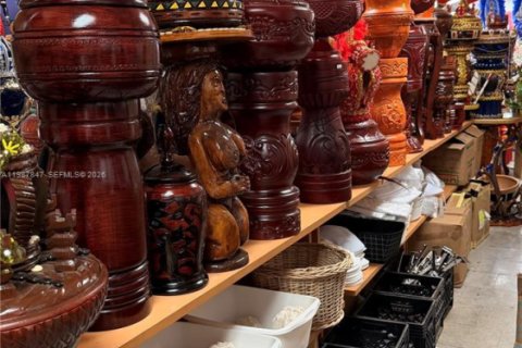 Immobilier commercial à vendre à Hialeah, Floride № 2051837 - photo 6