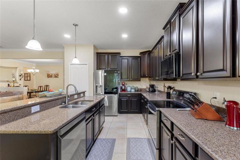 House in Davenport, Florida 3 bedrooms, 238.85 sq.m. № 1786378 - photo 9