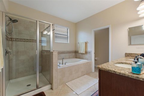 House in Davenport, Florida 3 bedrooms, 238.85 sq.m. № 1786378 - photo 25