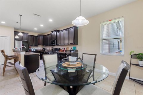House in Davenport, Florida 3 bedrooms, 238.85 sq.m. № 1786378 - photo 14