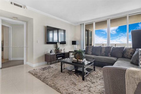 Condominio en alquiler en Miami, Florida, 2 dormitorios, 157.38 m2 № 1895952 - foto 19